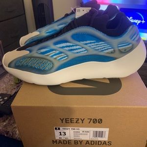 Yeezy 700 v3
